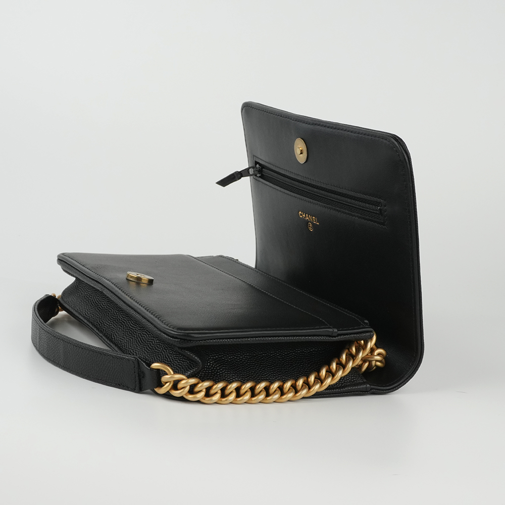 Boy Chanel Woc  經典菱格小牛皮多卡鏈條包 黑 / 復古金扣 