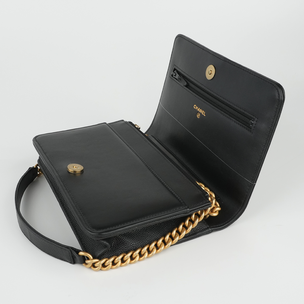 Boy Chanel Woc  經典菱格小牛皮多卡鏈條包 黑 / 復古金扣 