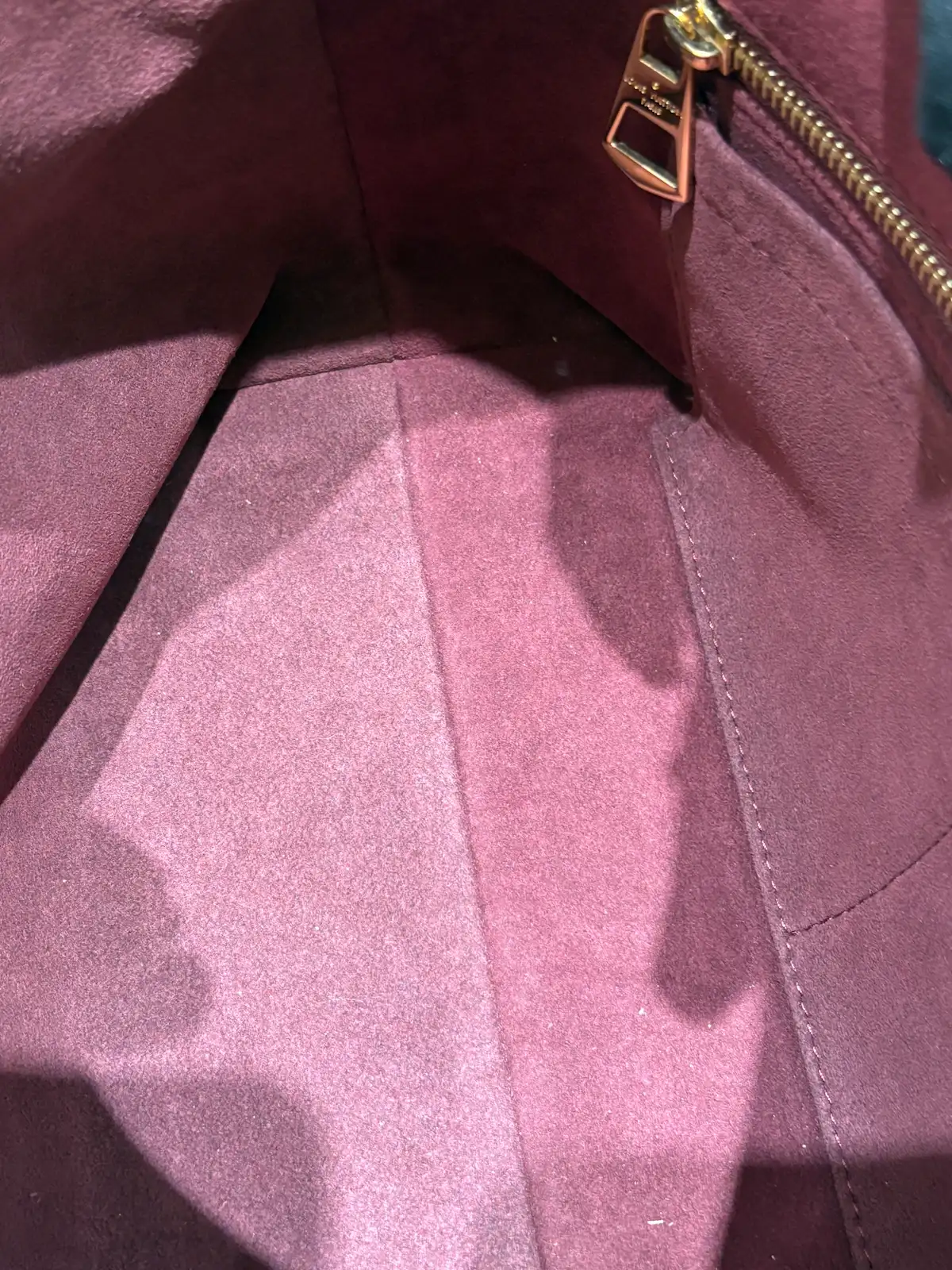 【1+1超值子母包】Louis Vuitton CarryAll PM 老花金扣肩背包｜附內袋實用設計｜一包兩用・派對旅遊都加分