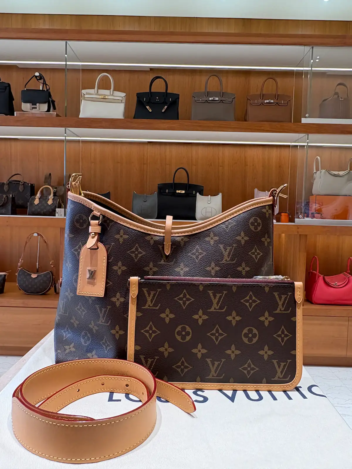 【1+1超值子母包】Louis Vuitton CarryAll PM 老花金扣肩背包｜附內袋實用設計｜一包兩用・派對旅遊都加分