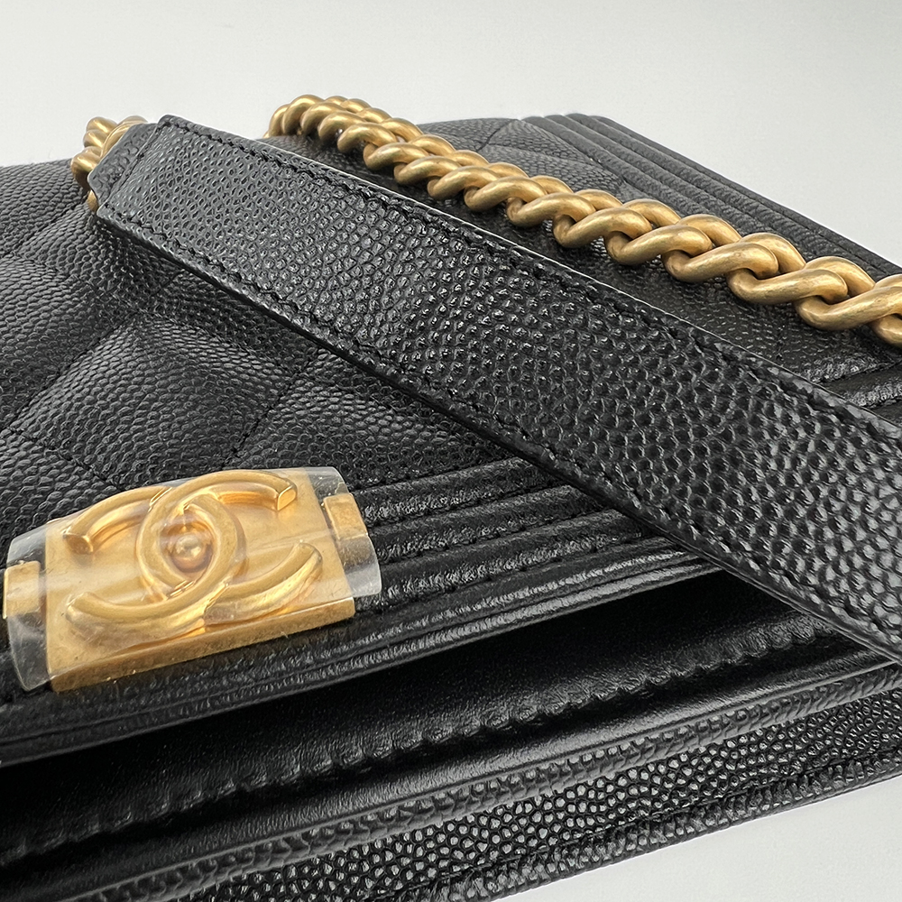 Boy Chanel Woc  經典菱格小牛皮多卡鏈條包 黑 / 復古金扣 